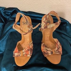 Size 8 Sofft multicolored wedges